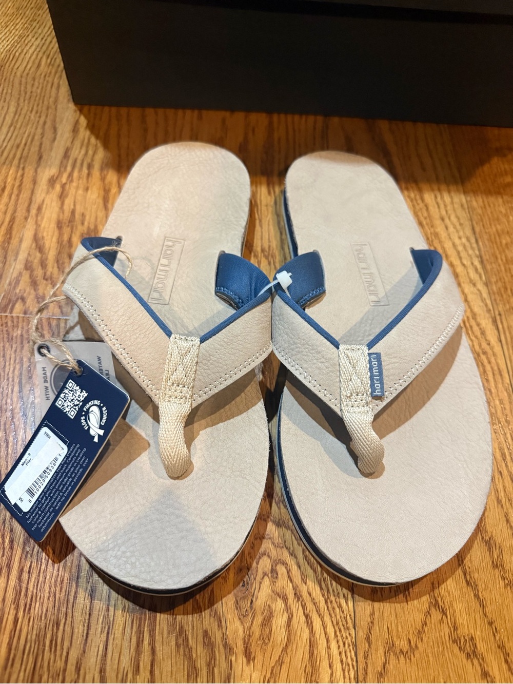 Hari Mari Sandals Beige Flip Flops with Navy Trim